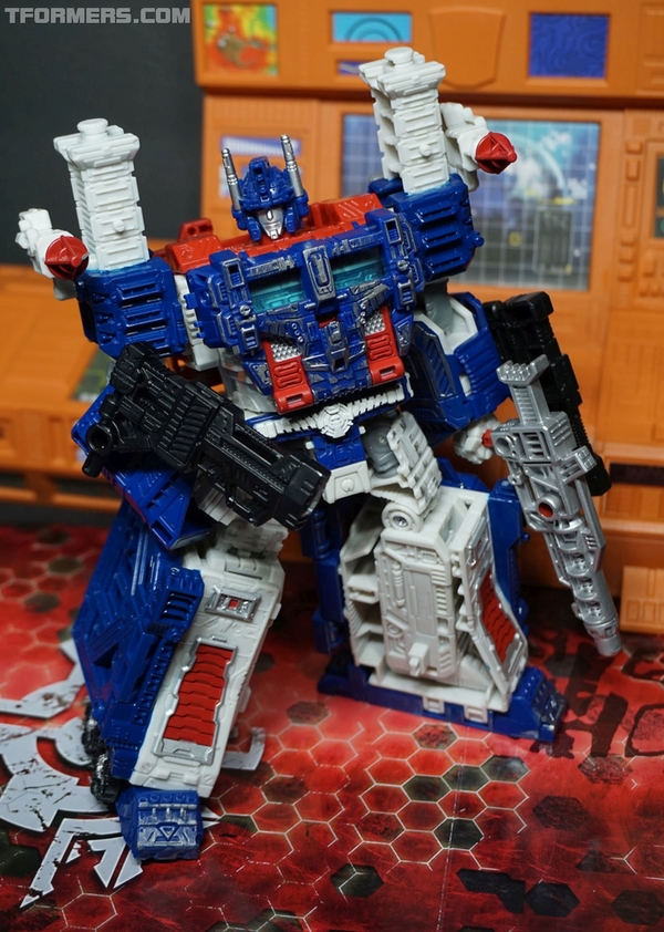 Review Siege Ultra Magnus Leader War For Cybetrtron  (18 of 93)